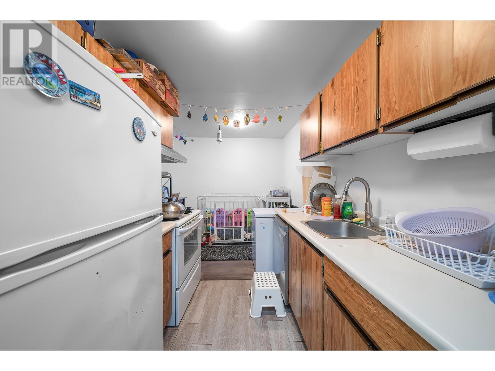 Listing Picture 9 of 18 : 303 8231 GRANVILLE AVENUE, Richmond / 烈治文 - 魯藝地產 Yvonne Lu Group - MLS Medallion Club Member