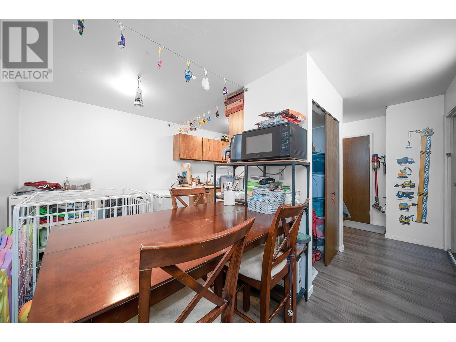 Listing Picture 8 of 18 : 303 8231 GRANVILLE AVENUE, Richmond / 烈治文 - 魯藝地產 Yvonne Lu Group - MLS Medallion Club Member