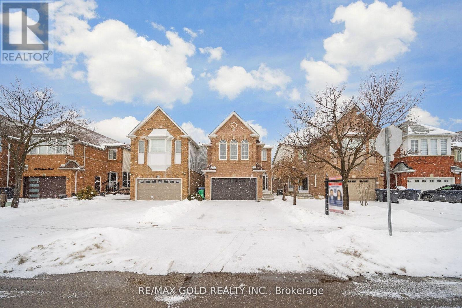 76 Larkspur Road N, Brampton, Ontario  L6R 1X2 - Photo 2 - W11981395