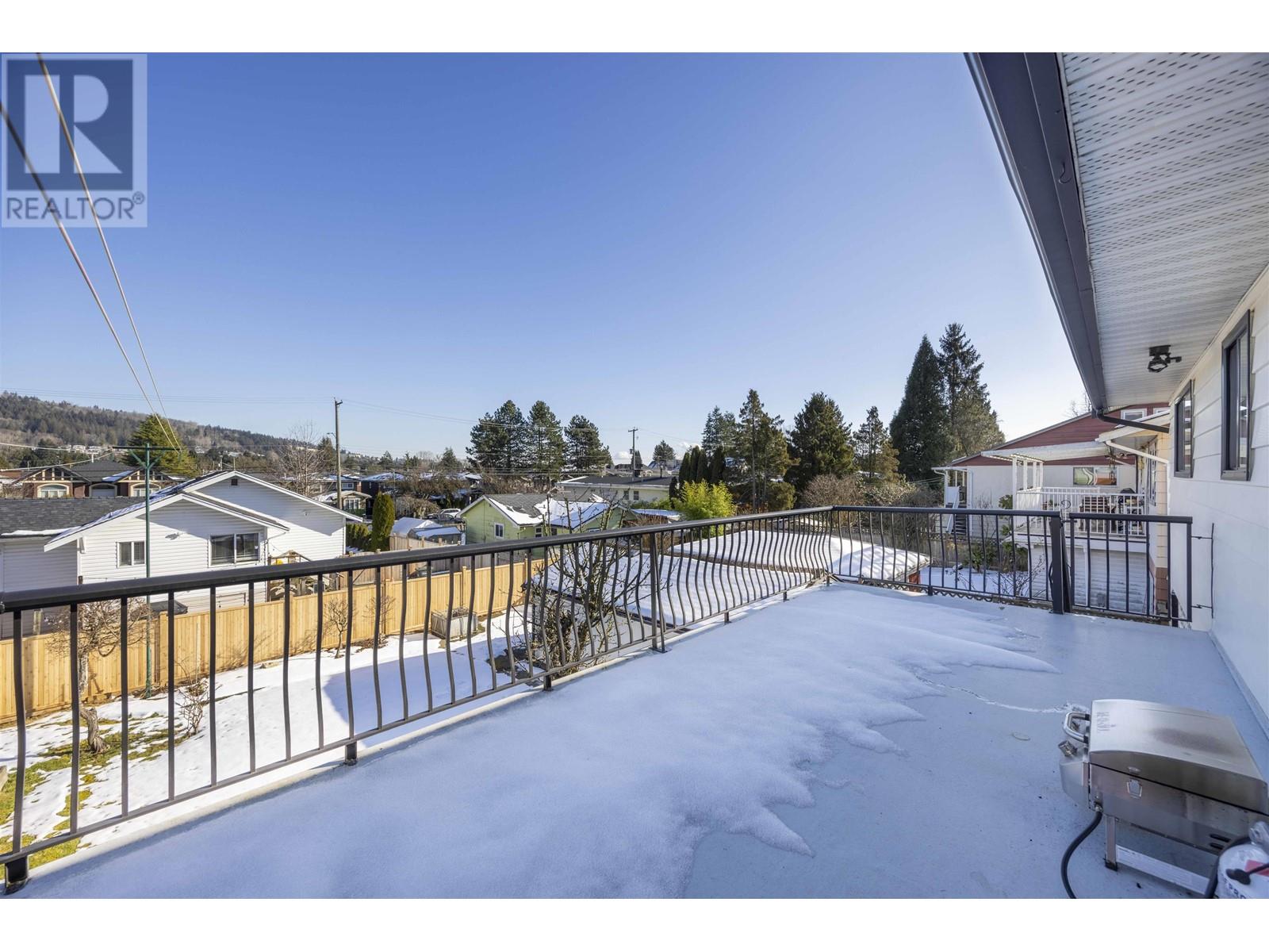 926 Grove Avenue, Burnaby, British Columbia  V5B 4G7 - Photo 15 - R2968938