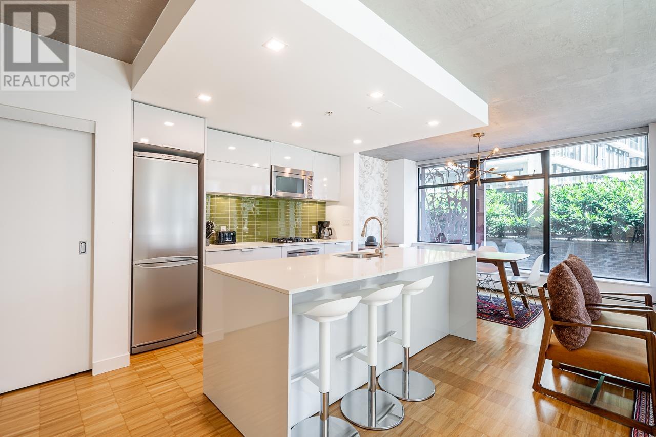 Listing Picture 6 of 38 : 706 128 W CORDOVA STREET, Vancouver / 溫哥華 - 魯藝地產 Yvonne Lu Group - MLS Medallion Club Member