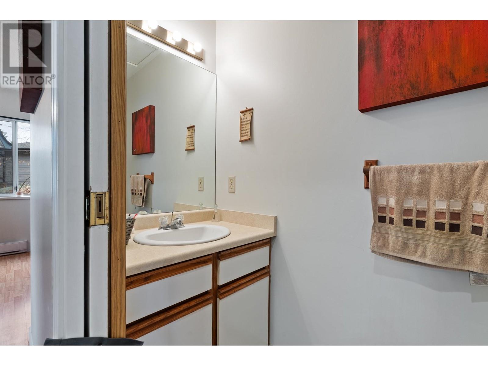 332 St. Patrick's Avenue, North Vancouver, British Columbia  V7L 4S9 - Photo 11 - R2969056
