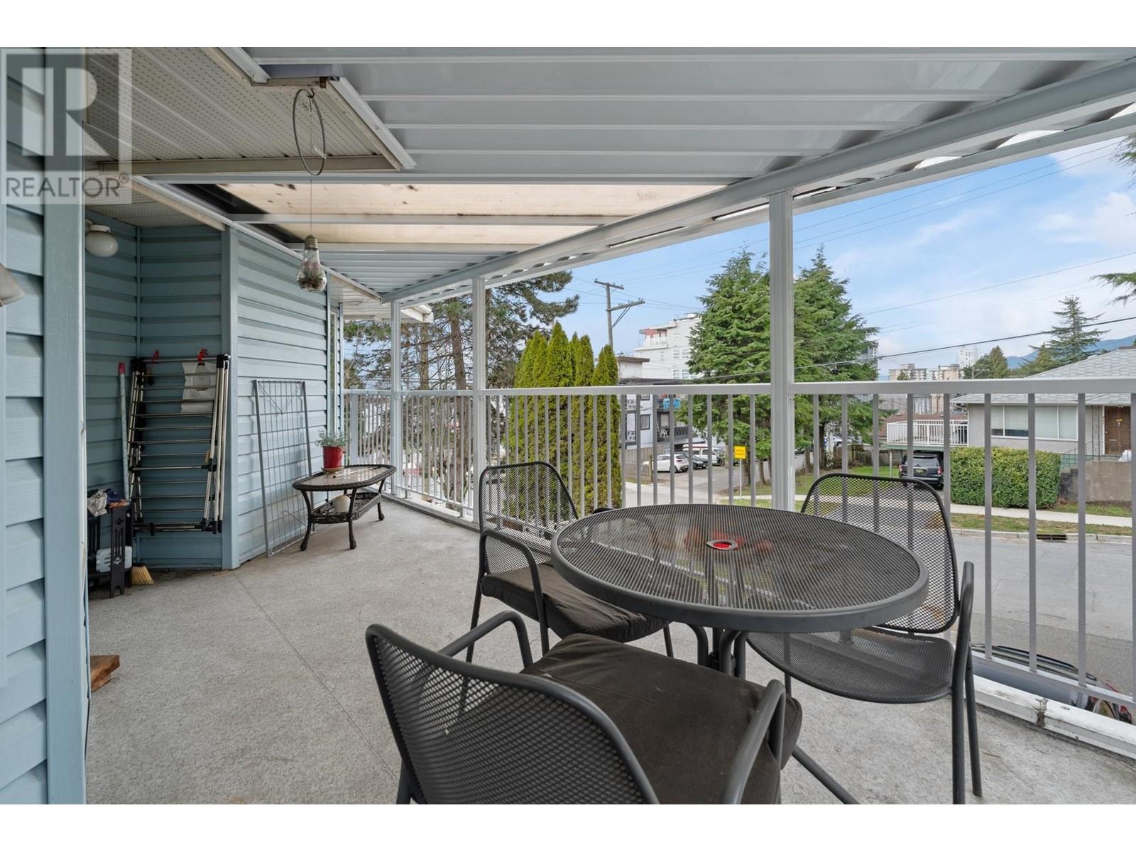 332 St. Patrick's Avenue, North Vancouver, British Columbia  V7L 4S9 - Photo 23 - R2969056