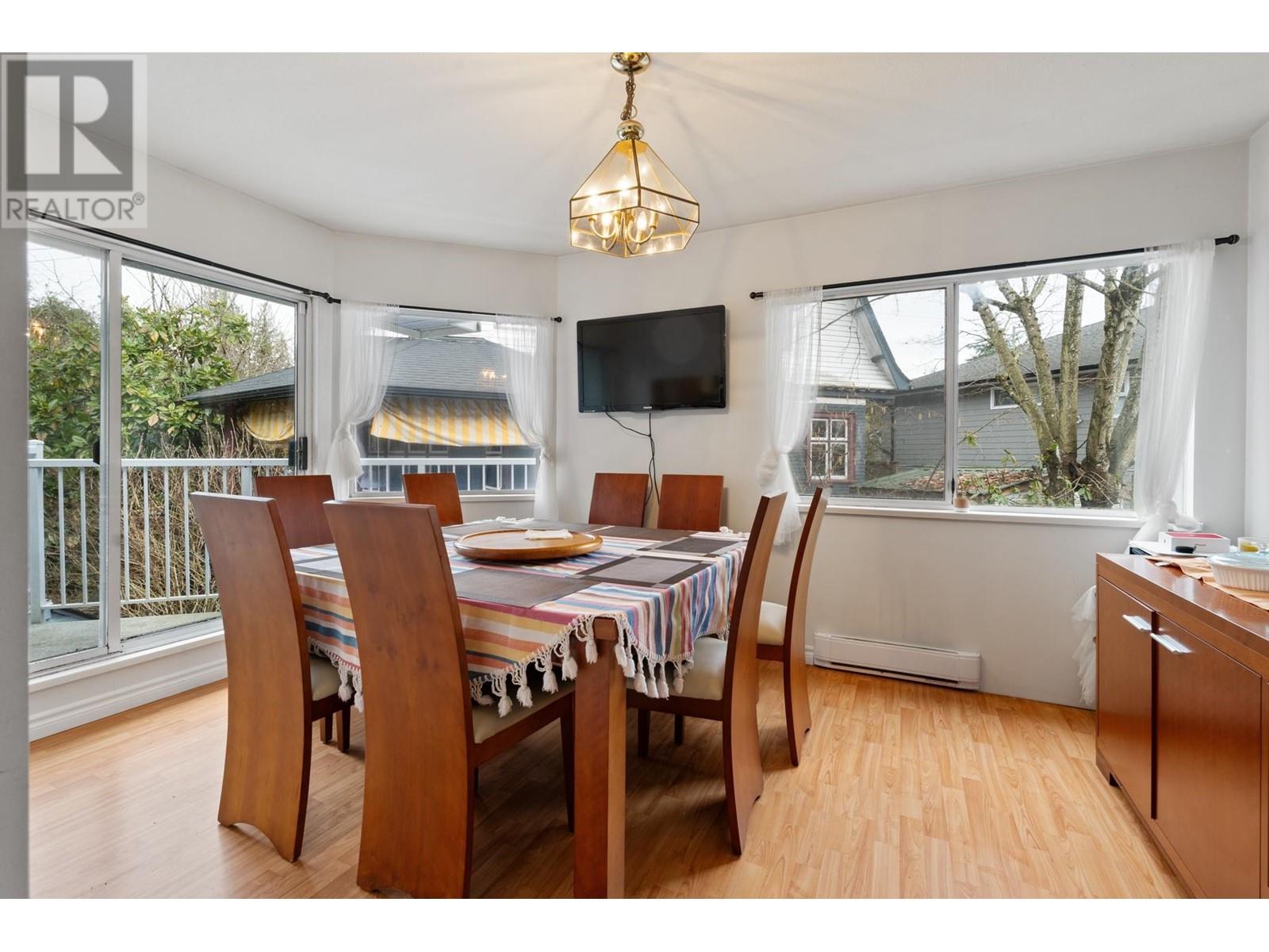 332 St. Patrick's Avenue, North Vancouver, British Columbia  V7L 4S9 - Photo 6 - R2969056