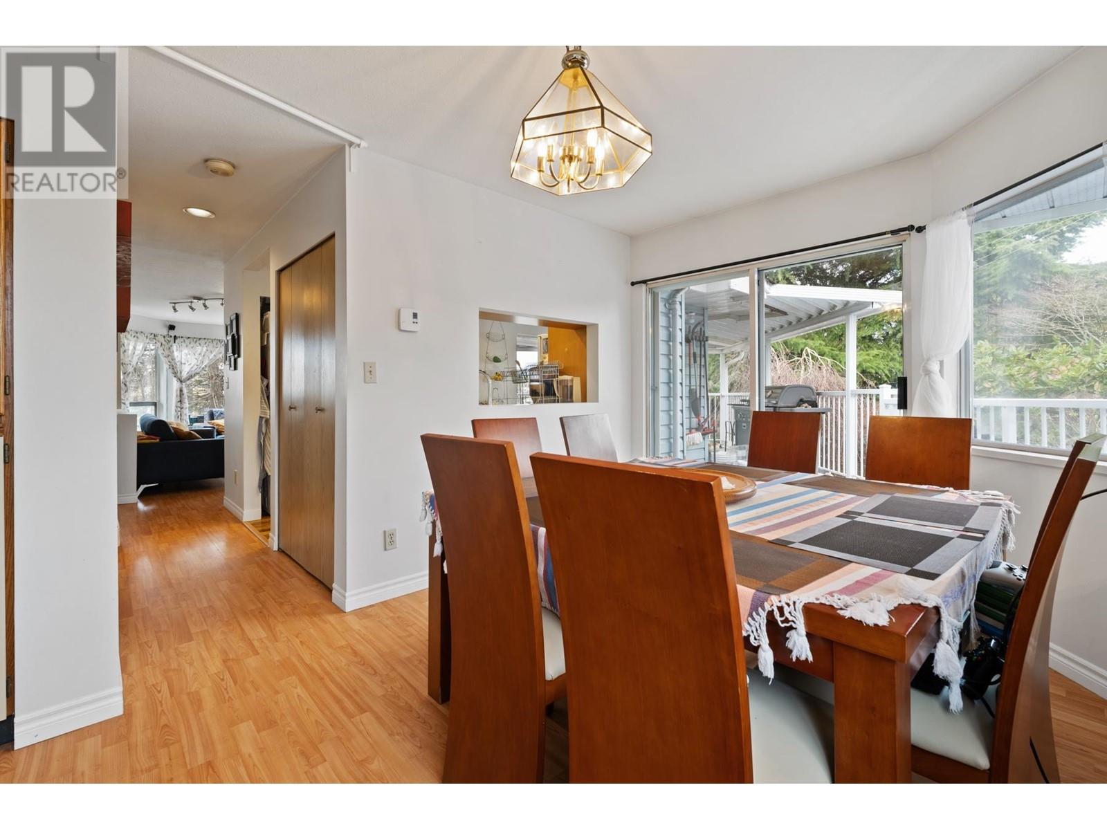 332 St. Patrick's Avenue, North Vancouver, British Columbia  V7L 4S9 - Photo 7 - R2969056