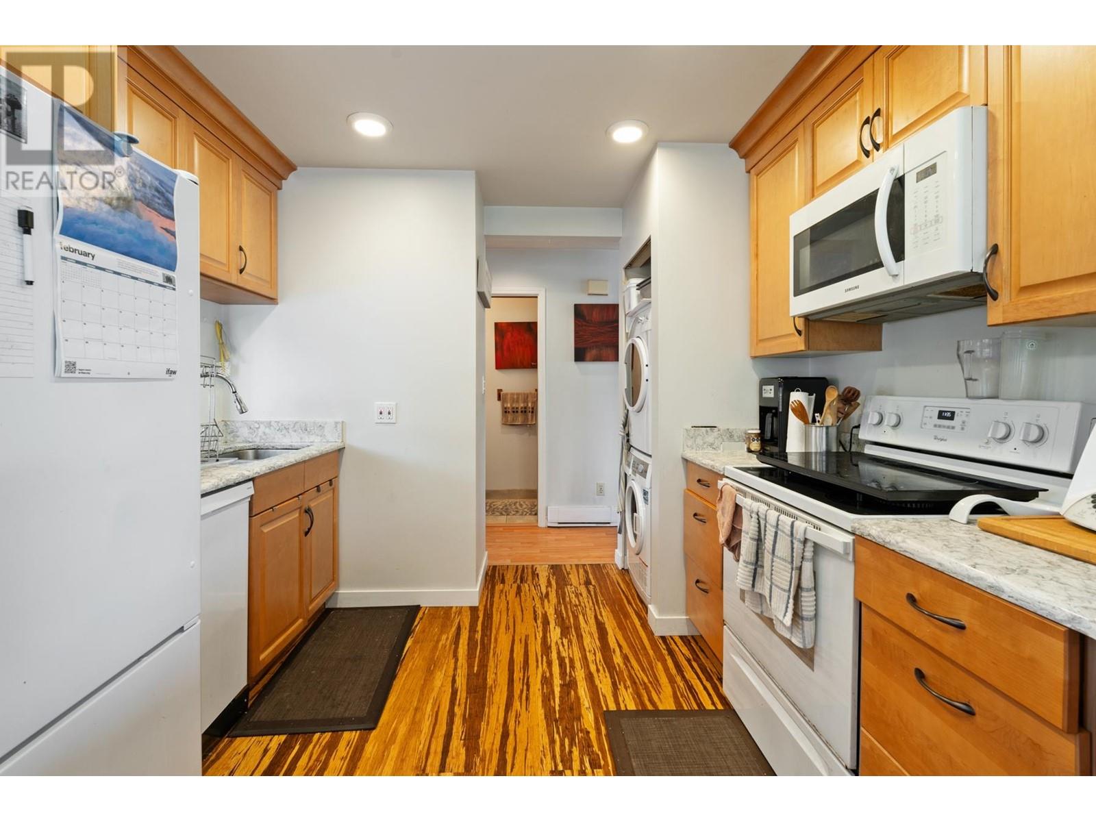 332 St. Patrick's Avenue, North Vancouver, British Columbia  V7L 4S9 - Photo 9 - R2969056