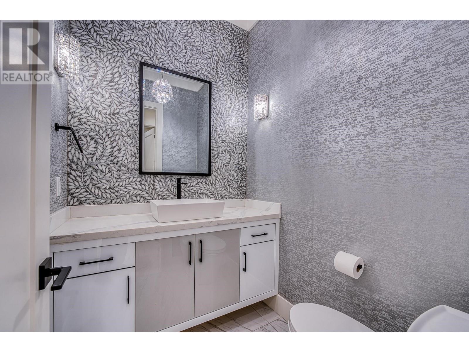 Listing Picture 18 of 28 : 10851 ROSELEA CRESCENT, Richmond / 烈治文 - 魯藝地產 Yvonne Lu Group - MLS Medallion Club Member