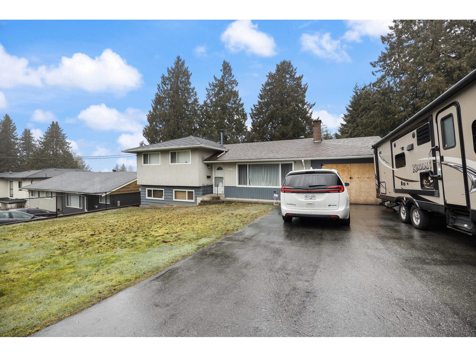 Property at 11345 95 AVENUE image 3