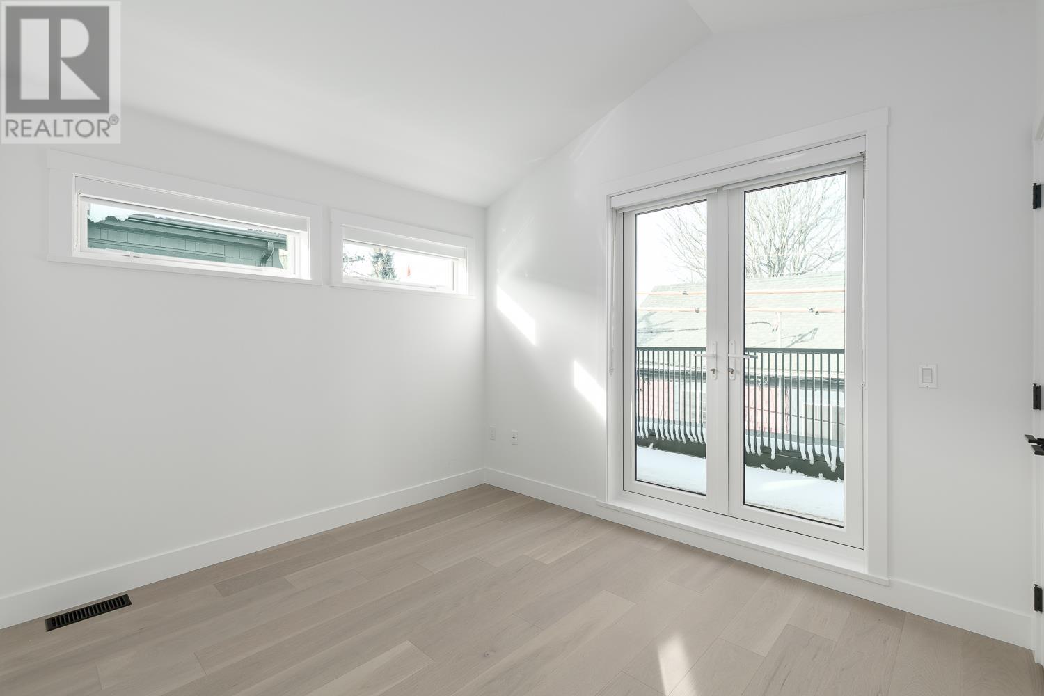 Listing Picture 15 of 22 : 1051 SEMLIN DRIVE, Vancouver / 溫哥華 - 魯藝地產 Yvonne Lu Group - MLS Medallion Club Member