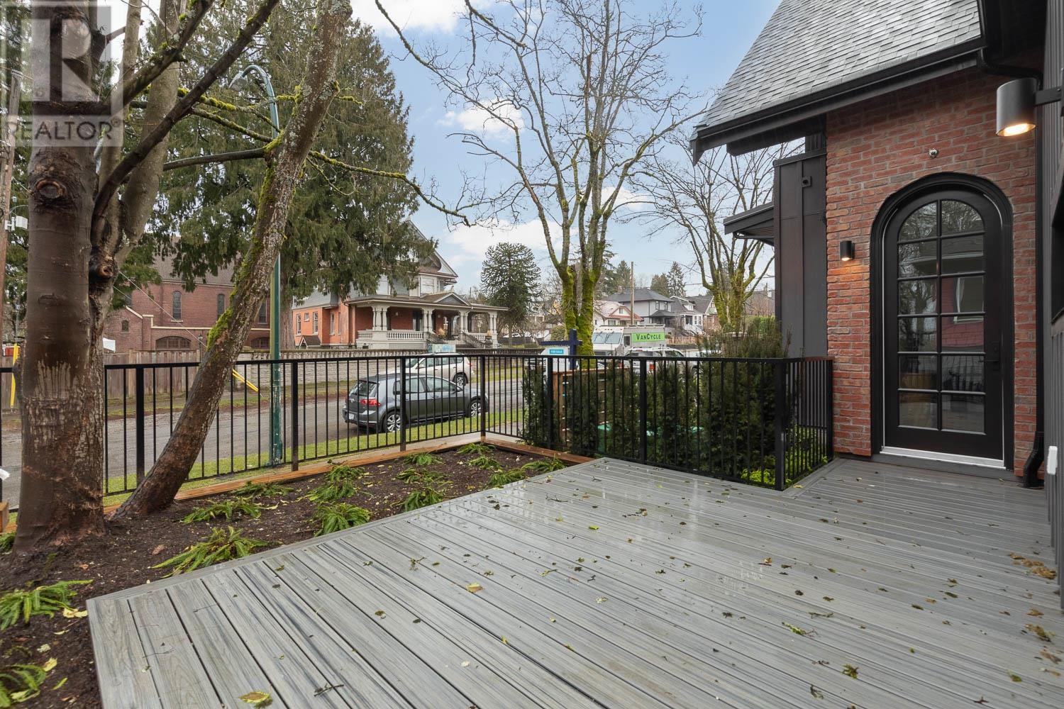 Listing Picture 18 of 22 : 1051 SEMLIN DRIVE, Vancouver / 溫哥華 - 魯藝地產 Yvonne Lu Group - MLS Medallion Club Member
