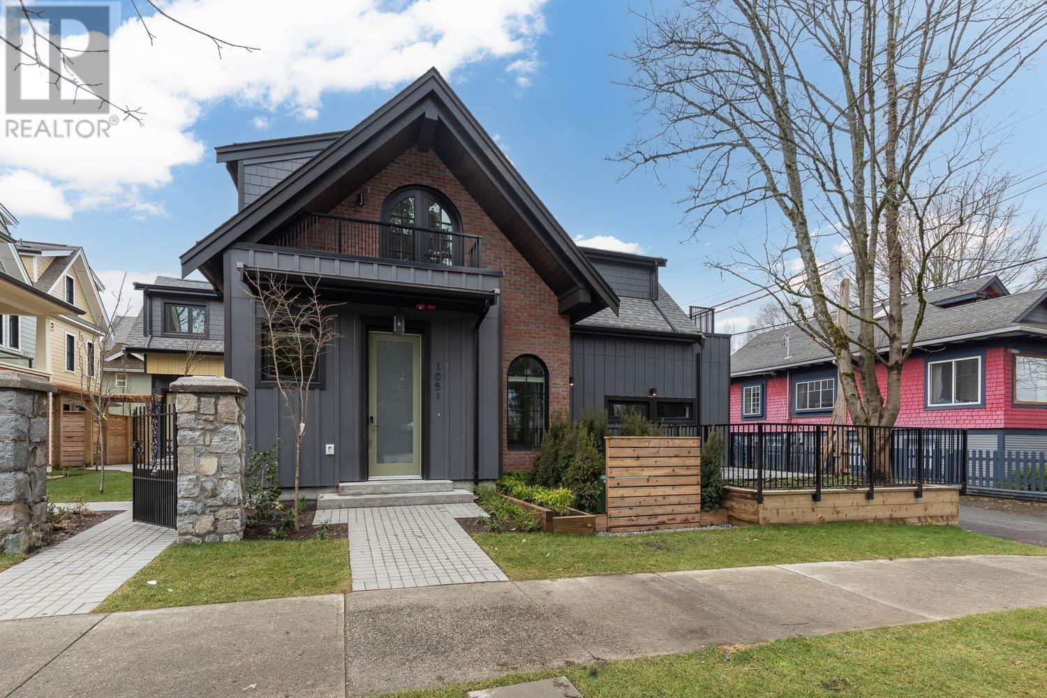 1051 SEMLIN DRIVE, Vancouver