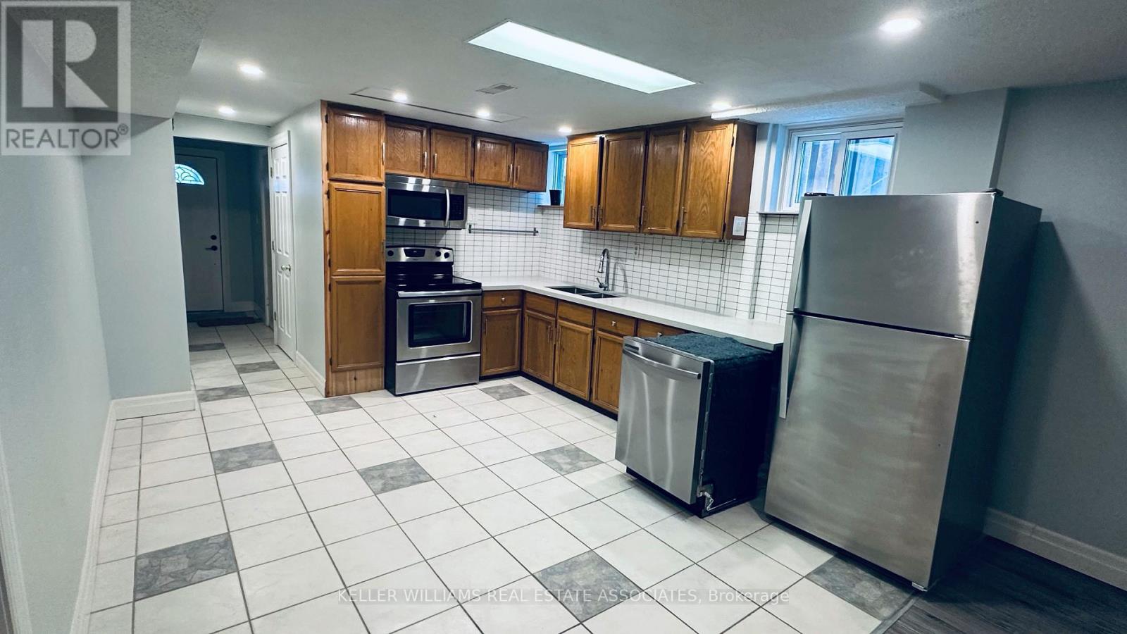 Bsmt - 2642 Windjammer Road, Mississauga (Erin Mills), Ontario  L5L 1T5 - Photo 8 - W11981490