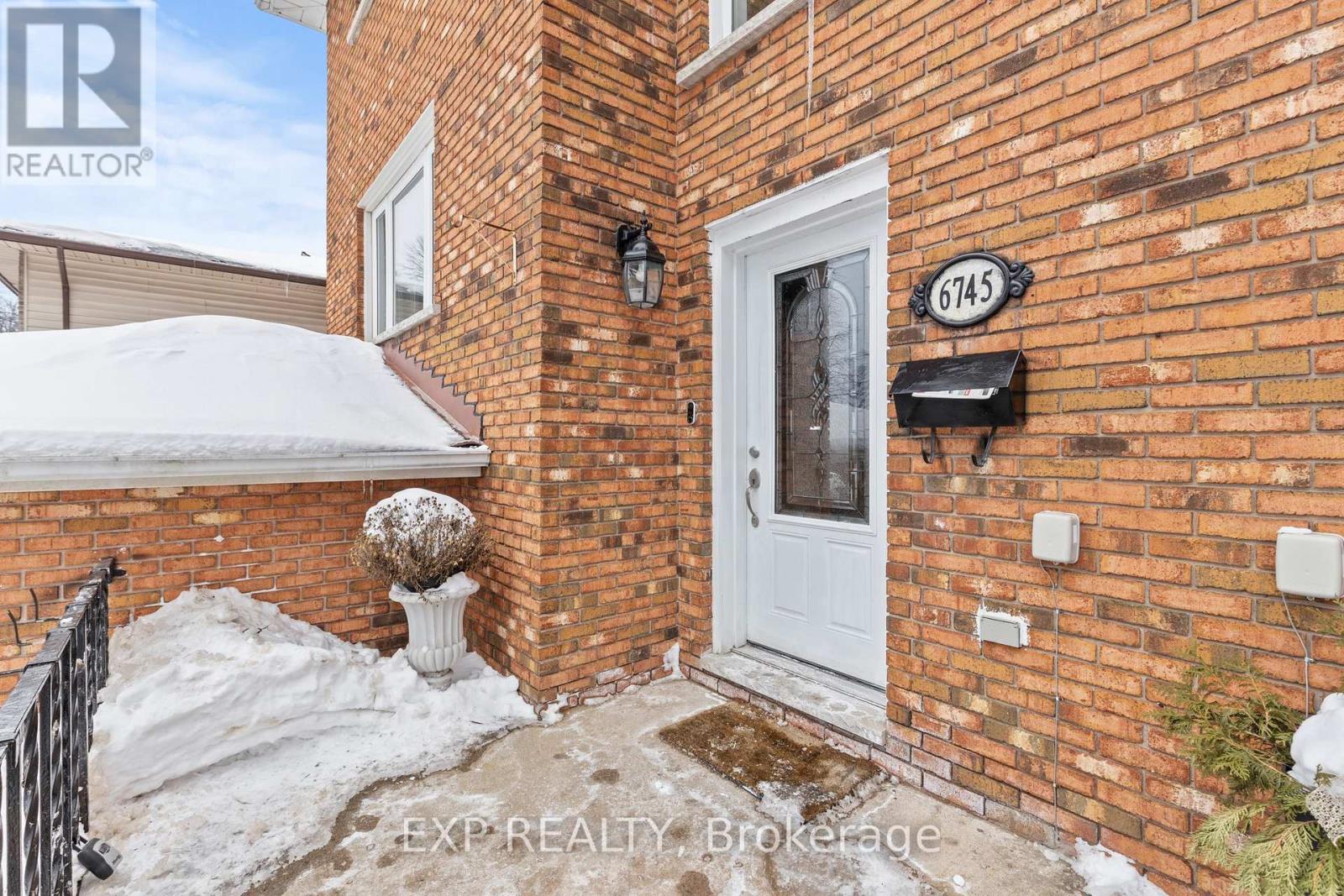 6745 Dawson Street, Niagara Falls, Ontario  L2E 7B6 - Photo 3 - X11981540