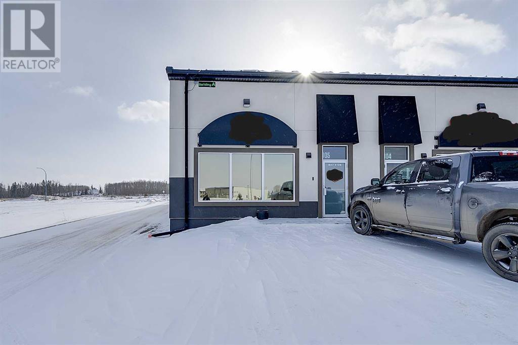 105 303a Larch Close, Rural Red Deer County, Alberta  T4E 1B4 - Photo 2 - A2196165