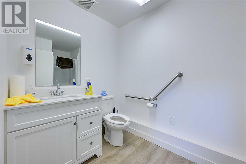 105 303a Larch Close, Rural Red Deer County, Alberta  T4E 1B4 - Photo 13 - A2196165