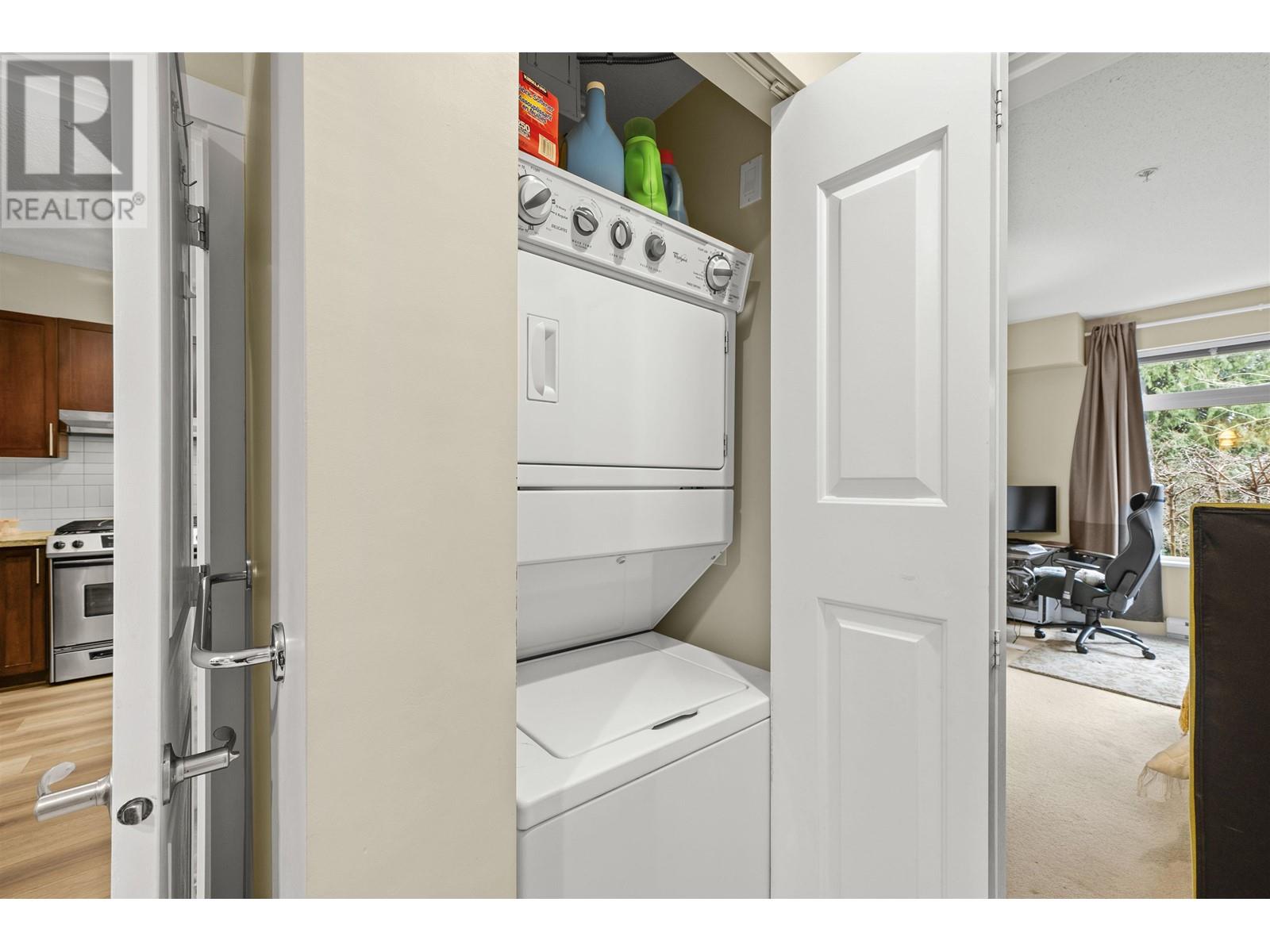 Listing Picture 15 of 19 : 216 2250 WESBROOK MALL, Vancouver / 溫哥華 - 魯藝地產 Yvonne Lu Group - MLS Medallion Club Member