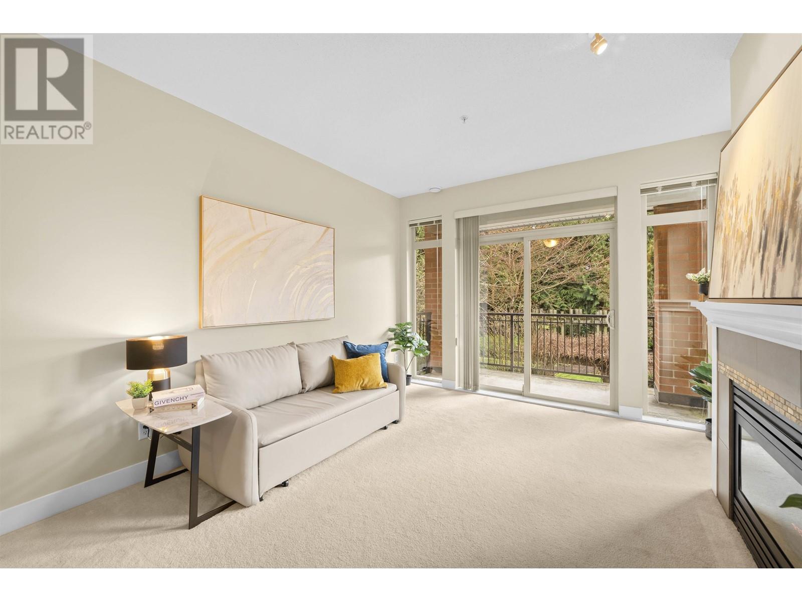 Listing Picture 4 of 19 : 216 2250 WESBROOK MALL, Vancouver / 溫哥華 - 魯藝地產 Yvonne Lu Group - MLS Medallion Club Member