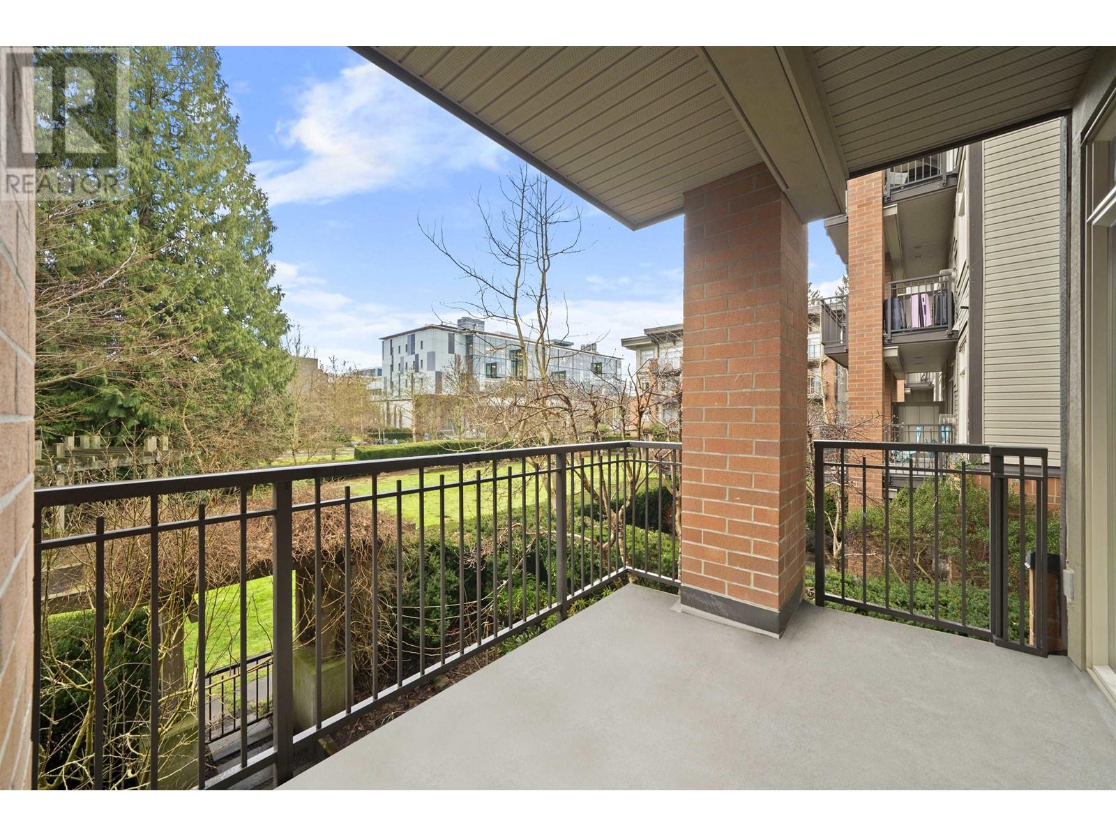 Listing Picture 17 of 19 : 216 2250 WESBROOK MALL, Vancouver / 溫哥華 - 魯藝地產 Yvonne Lu Group - MLS Medallion Club Member