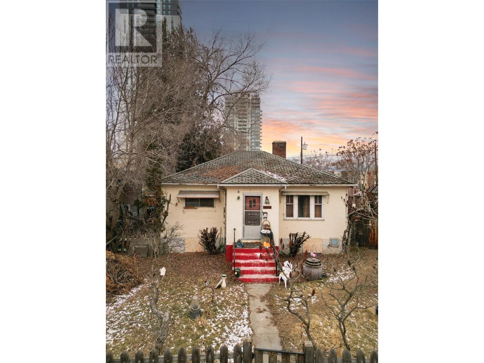 Property at 1470 Richter Street image 2