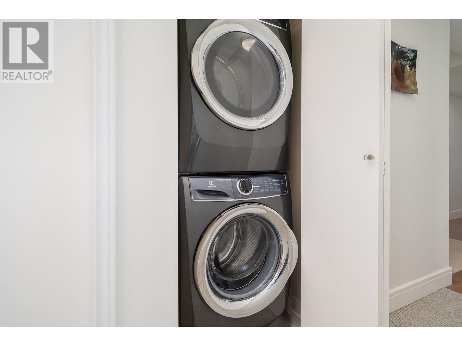 Listing Picture 18 of 29 : 305 1680 BAYSHORE DRIVE, Vancouver / 溫哥華 - 魯藝地產 Yvonne Lu Group - MLS Medallion Club Member