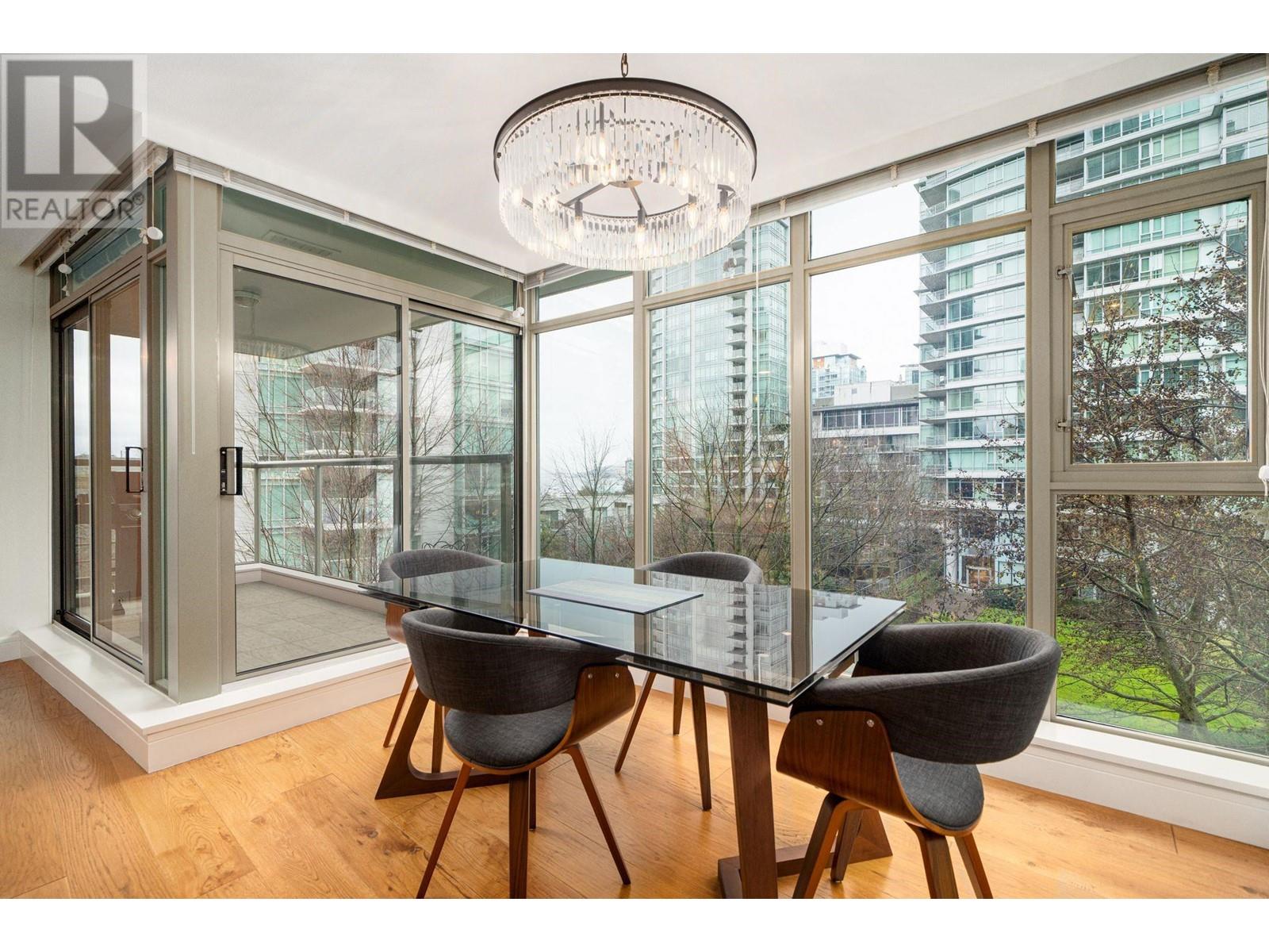 Listing Picture 5 of 29 : 305 1680 BAYSHORE DRIVE, Vancouver / 溫哥華 - 魯藝地產 Yvonne Lu Group - MLS Medallion Club Member