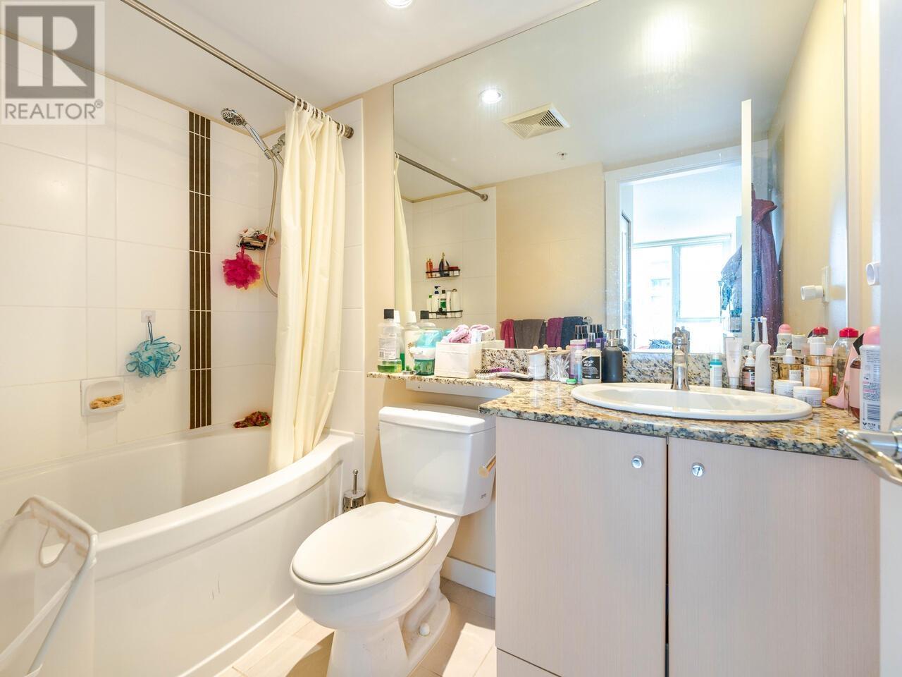 Listing Picture 13 of 21 : 706 5028 KWANTLEN STREET, Richmond / 烈治文 - 魯藝地產 Yvonne Lu Group - MLS Medallion Club Member
