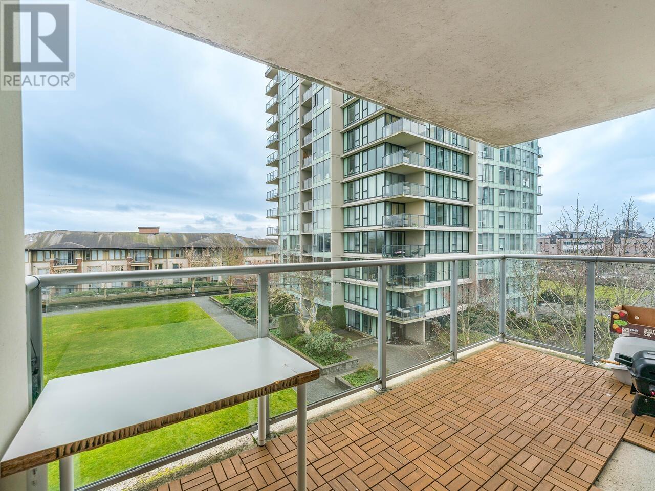 Listing Picture 18 of 21 : 706 5028 KWANTLEN STREET, Richmond / 烈治文 - 魯藝地產 Yvonne Lu Group - MLS Medallion Club Member