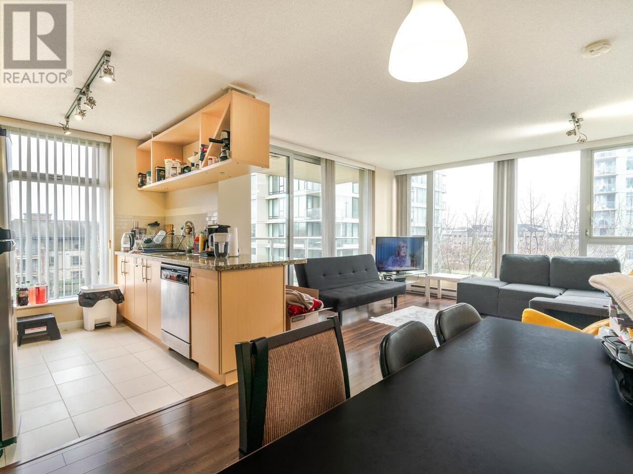 Listing Picture 4 of 21 : 706 5028 KWANTLEN STREET, Richmond / 烈治文 - 魯藝地產 Yvonne Lu Group - MLS Medallion Club Member