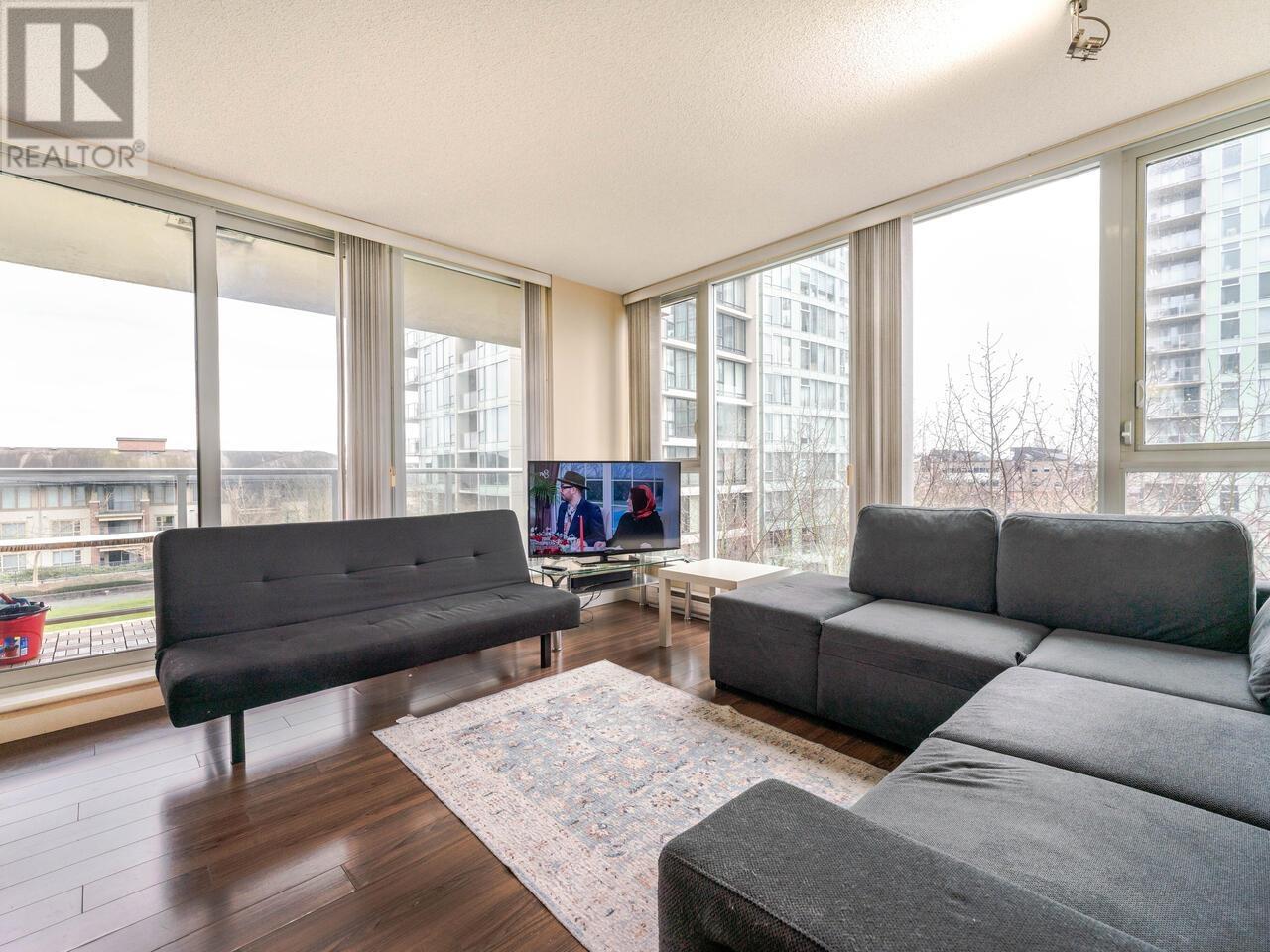Listing Picture 6 of 21 : 706 5028 KWANTLEN STREET, Richmond / 烈治文 - 魯藝地產 Yvonne Lu Group - MLS Medallion Club Member