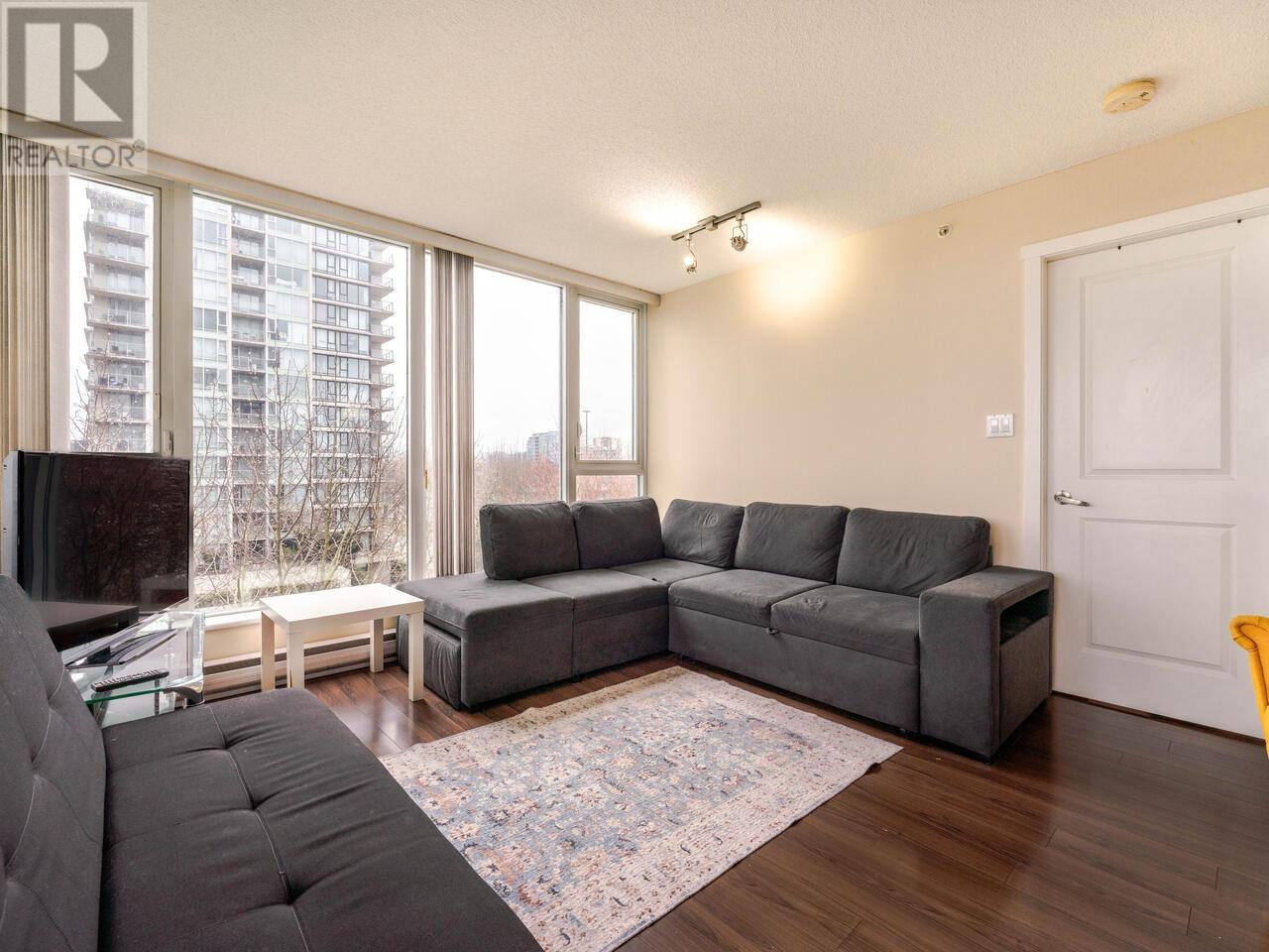 Listing Picture 8 of 21 : 706 5028 KWANTLEN STREET, Richmond / 烈治文 - 魯藝地產 Yvonne Lu Group - MLS Medallion Club Member