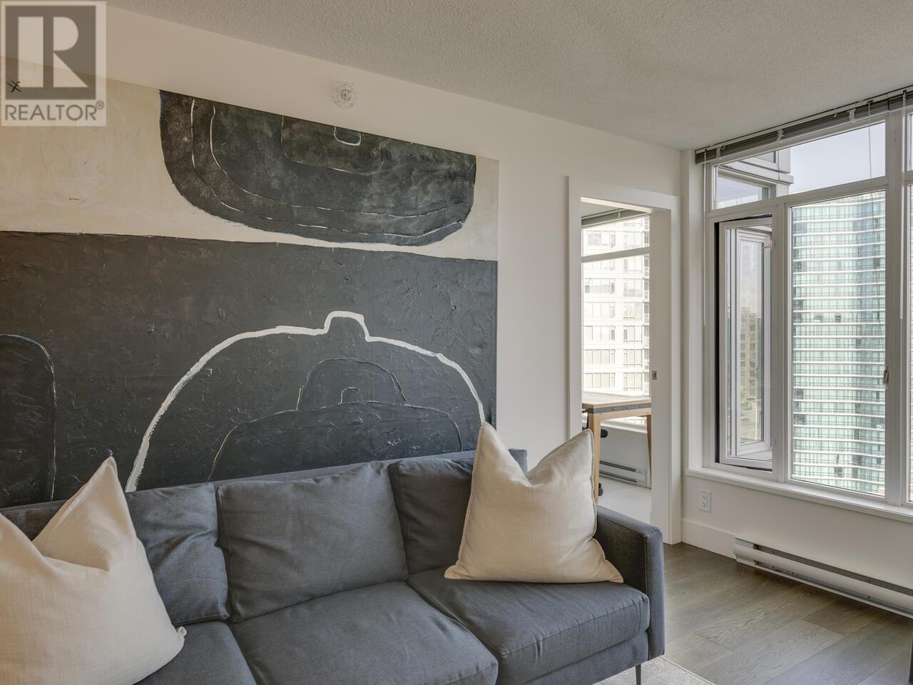 Listing Picture 15 of 27 : 2304 888 HOMER STREET, Vancouver / 溫哥華 - 魯藝地產 Yvonne Lu Group - MLS Medallion Club Member