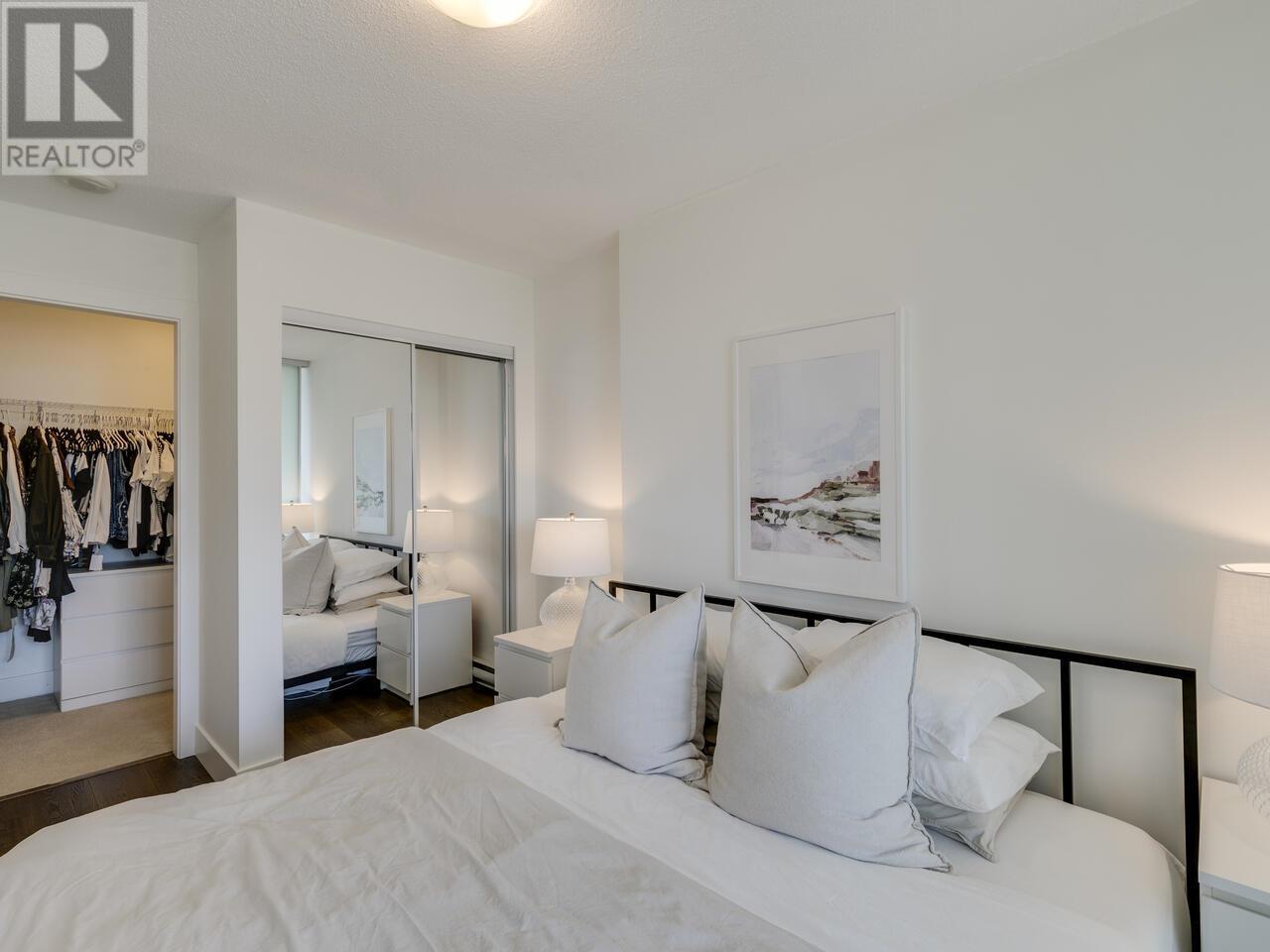 Listing Picture 18 of 27 : 2304 888 HOMER STREET, Vancouver / 溫哥華 - 魯藝地產 Yvonne Lu Group - MLS Medallion Club Member