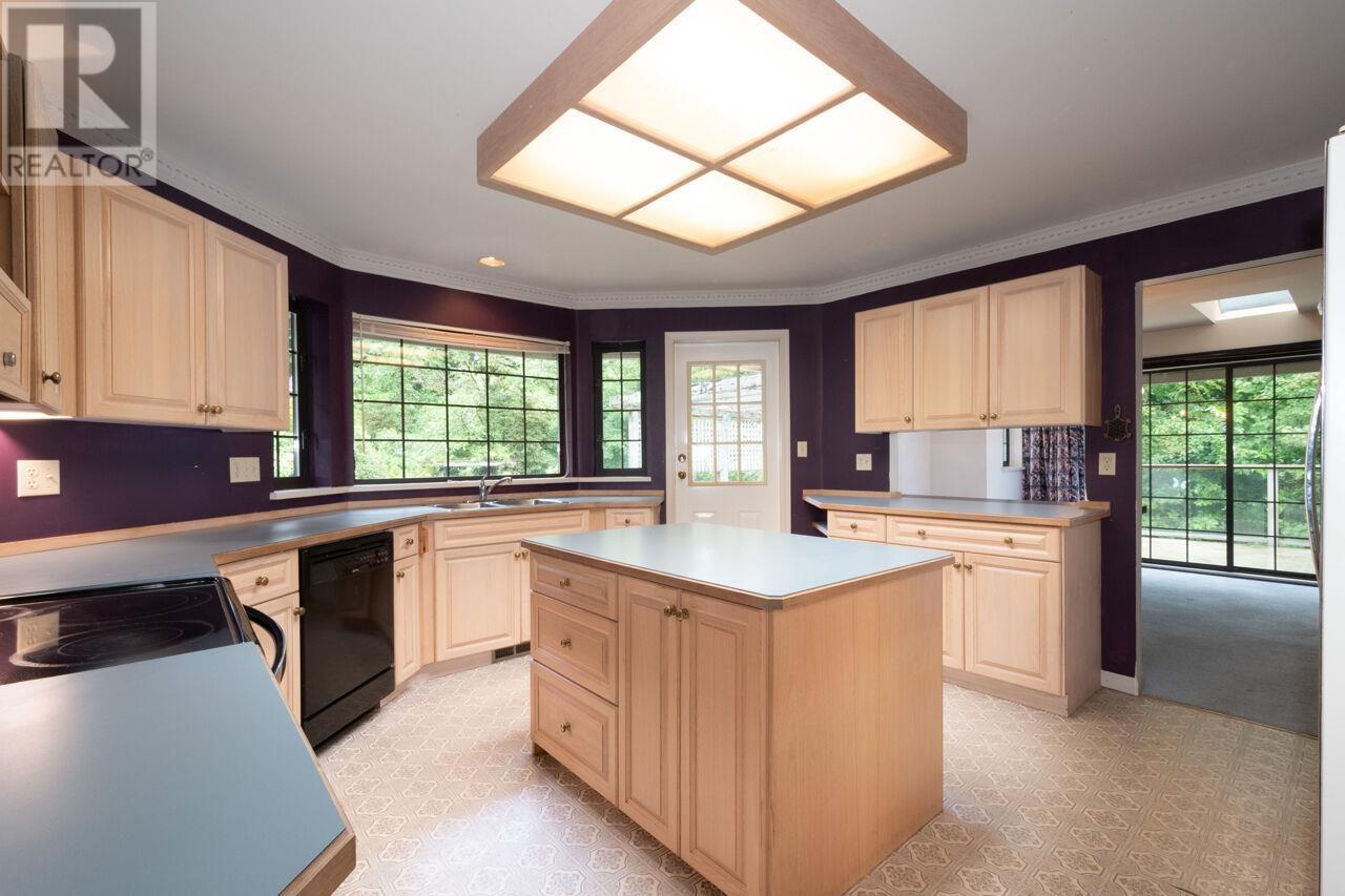 4197 Virginia Crescent, North Vancouver, British Columbia  V7R 3Z7 - Photo 10 - R2969092