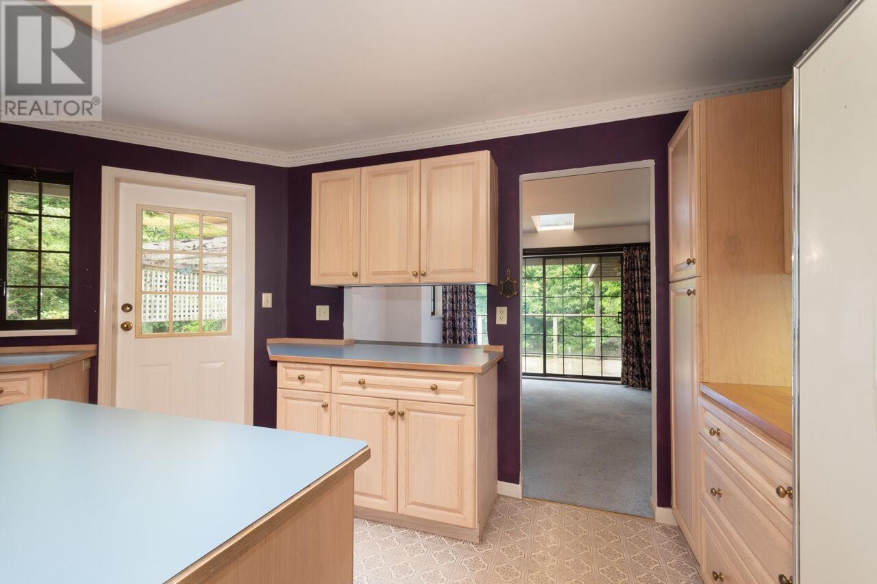 4197 Virginia Crescent, North Vancouver, British Columbia  V7R 3Z7 - Photo 12 - R2969092