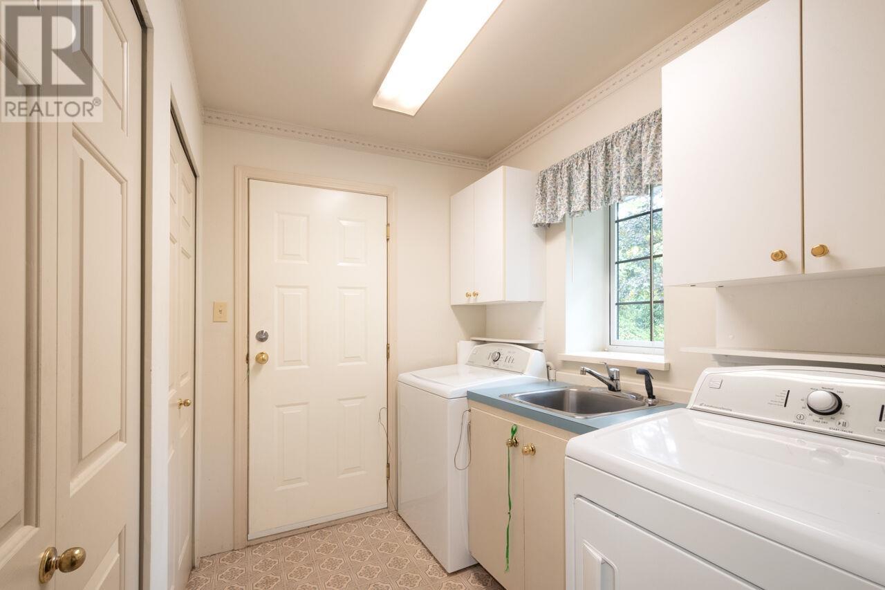 4197 Virginia Crescent, North Vancouver, British Columbia  V7R 3Z7 - Photo 18 - R2969092