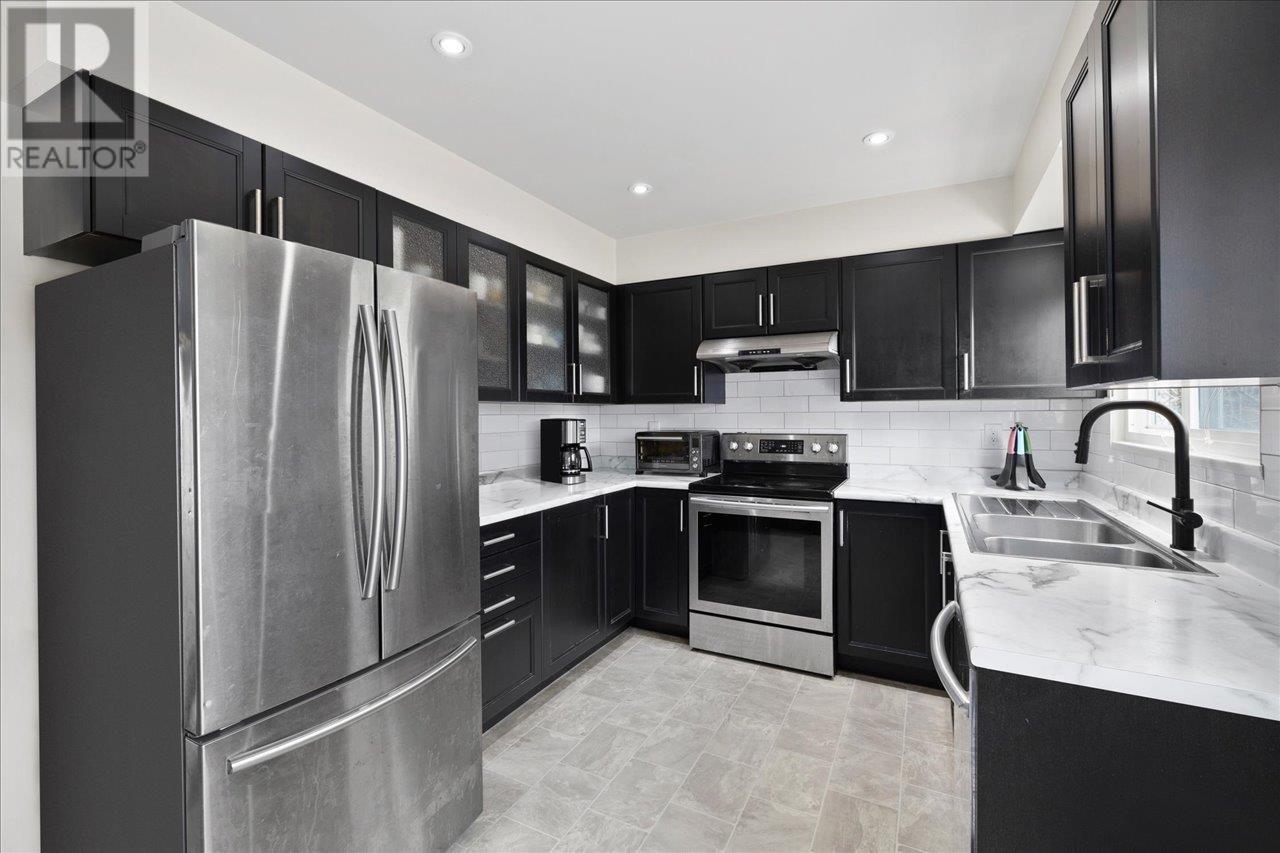 Listing Picture 9 of 37 : 7951 FROBISHER DRIVE, Richmond / 烈治文 - 魯藝地產 Yvonne Lu Group - MLS Medallion Club Member