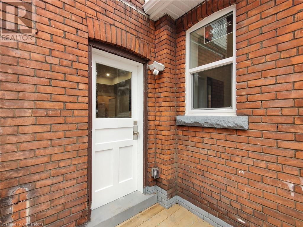 Property at 134 ONTARIO Avenue image 4