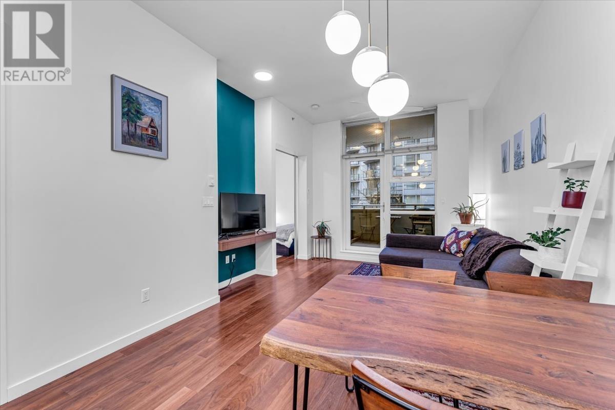 Listing Picture 11 of 23 : 306 1205 HOWE STREET, Vancouver / 溫哥華 - 魯藝地產 Yvonne Lu Group - MLS Medallion Club Member