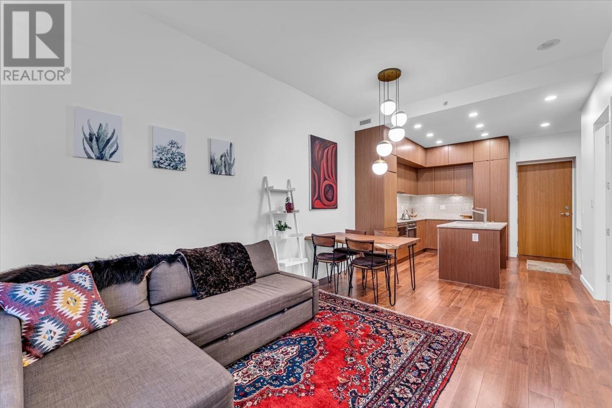 Listing Picture 3 of 23 : 306 1205 HOWE STREET, Vancouver / 溫哥華 - 魯藝地產 Yvonne Lu Group - MLS Medallion Club Member