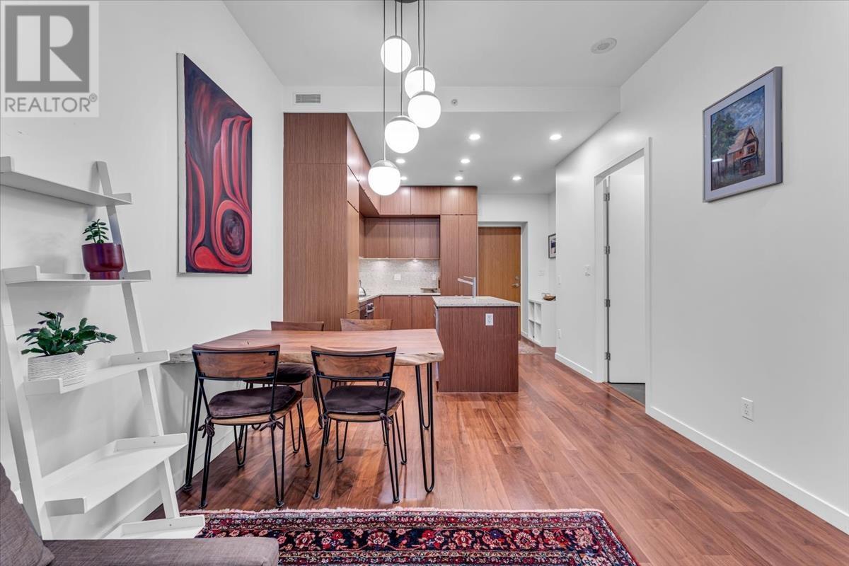 Listing Picture 5 of 23 : 306 1205 HOWE STREET, Vancouver / 溫哥華 - 魯藝地產 Yvonne Lu Group - MLS Medallion Club Member