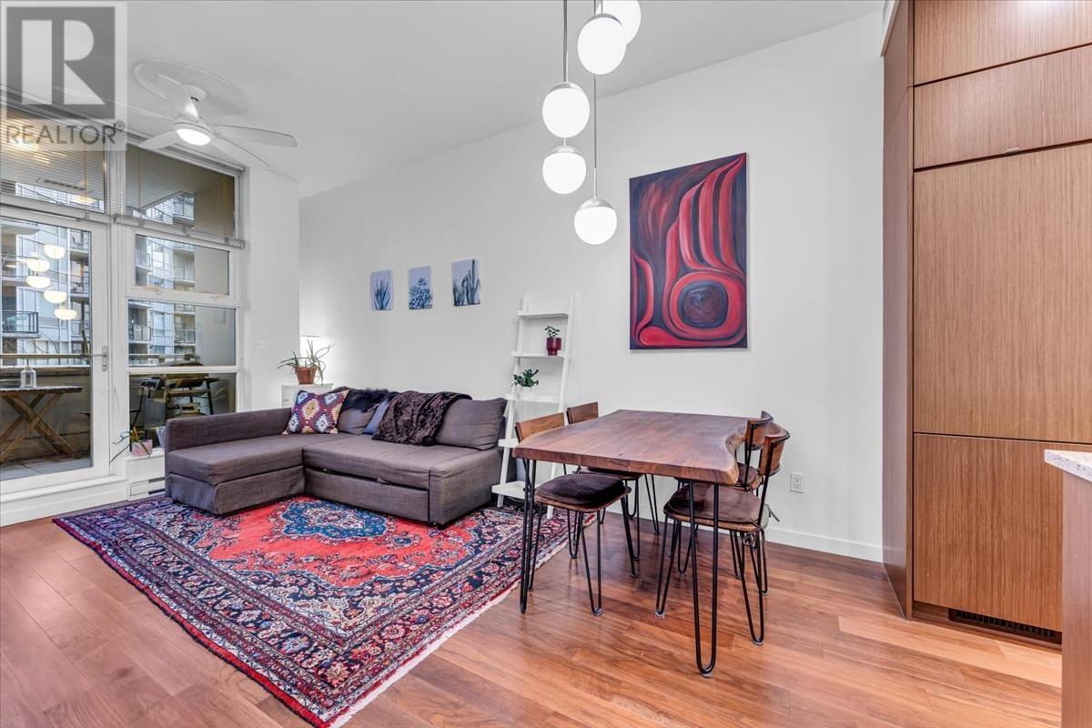 Listing Picture 2 of 23 : 306 1205 HOWE STREET, Vancouver / 溫哥華 - 魯藝地產 Yvonne Lu Group - MLS Medallion Club Member