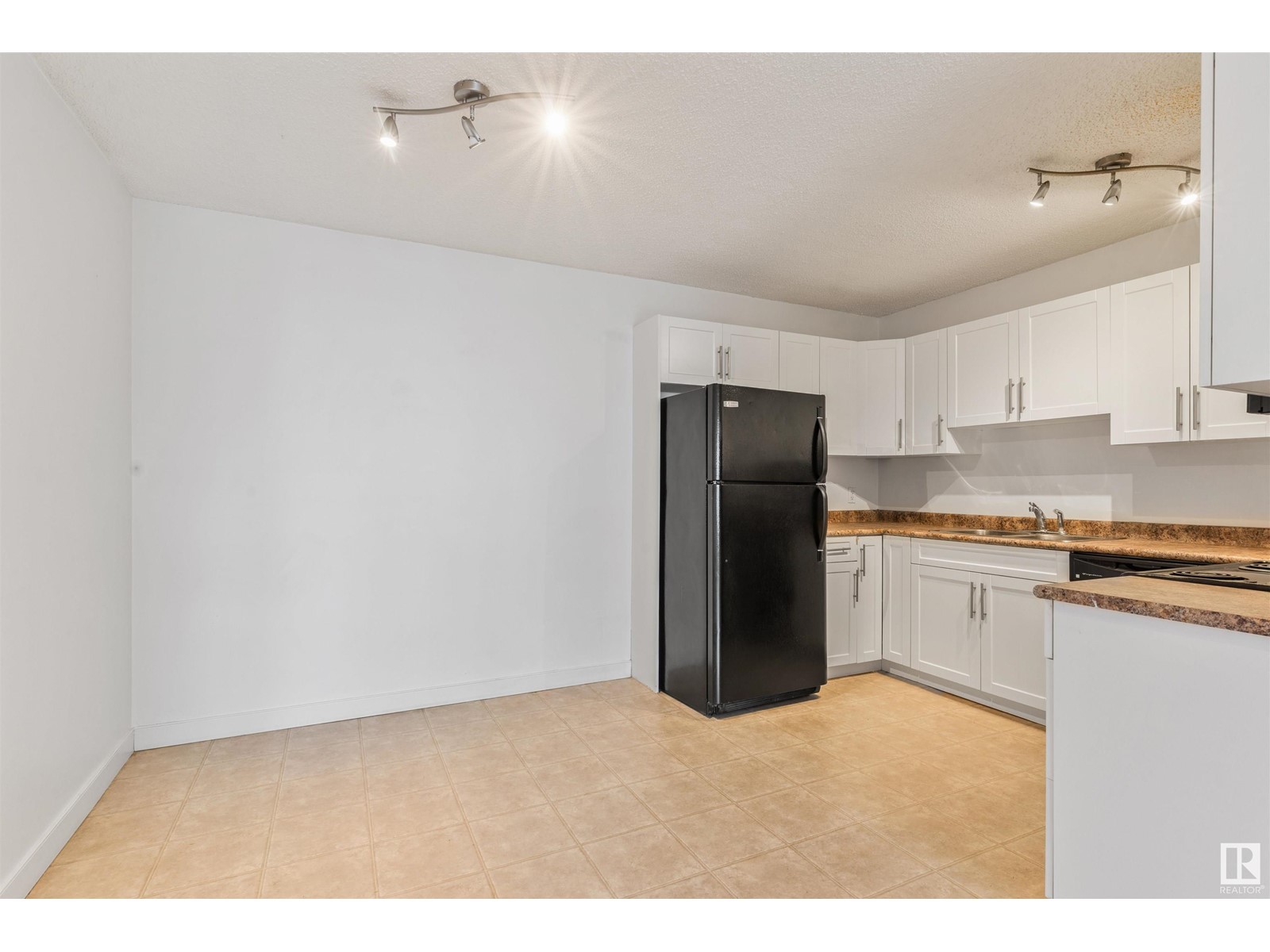 #608 9710 105 St Nw, Edmonton, Alberta  T5K 1A3 - Photo 11 - E4422287