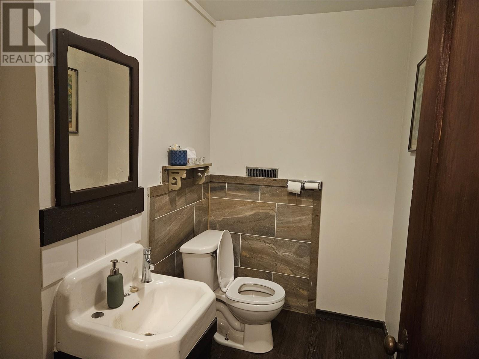 702 7th Avenue, Keremeos, British Columbia  V0X 1N0 - Photo 12 - 10334791