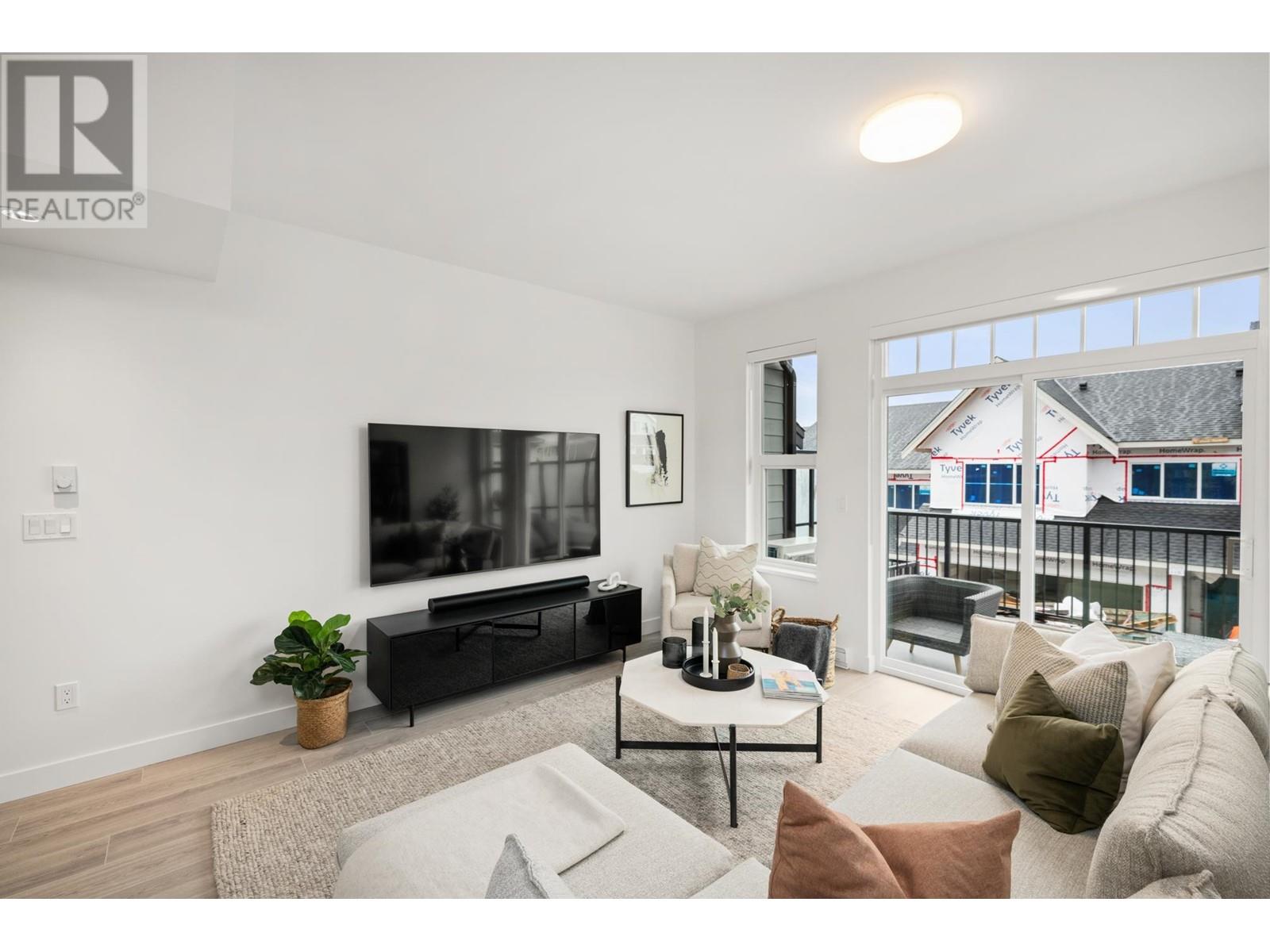 120 3421 Queenston Avenue, Coquitlam, British Columbia  V3E 0V9 - Photo 2 - R2969139
