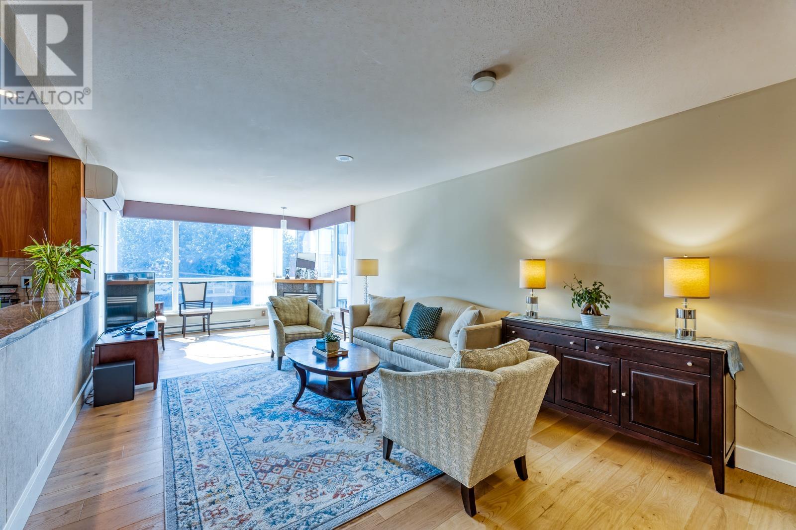 Listing Picture 5 of 28 : 307 1450 W 6TH AVENUE, Vancouver / 溫哥華 - 魯藝地產 Yvonne Lu Group - MLS Medallion Club Member