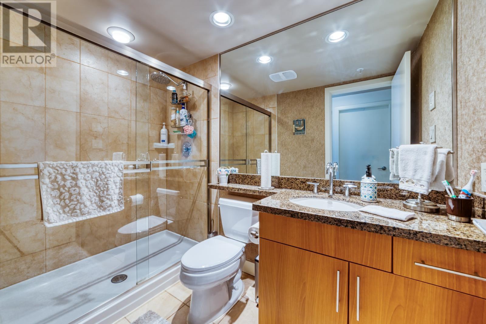 Listing Picture 16 of 28 : 307 1450 W 6TH AVENUE, Vancouver / 溫哥華 - 魯藝地產 Yvonne Lu Group - MLS Medallion Club Member