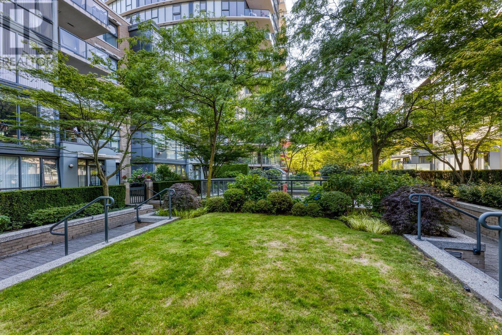 Listing Picture 27 of 28 : 307 1450 W 6TH AVENUE, Vancouver / 溫哥華 - 魯藝地產 Yvonne Lu Group - MLS Medallion Club Member