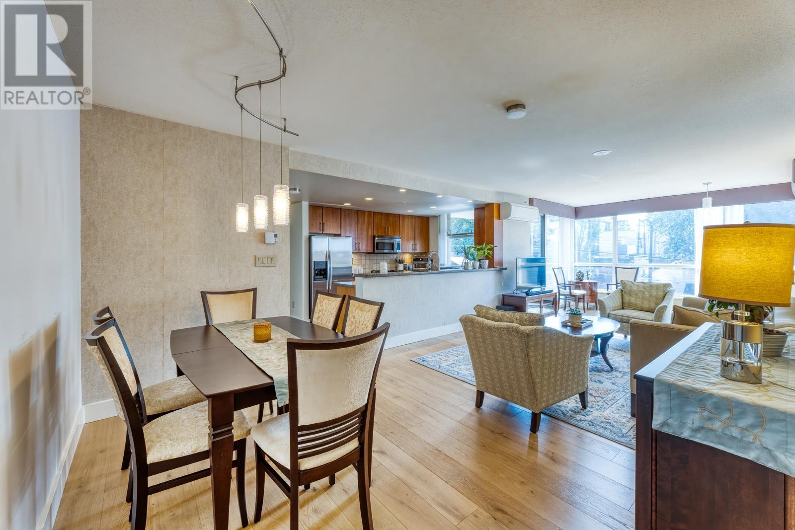 Listing Picture 3 of 28 : 307 1450 W 6TH AVENUE, Vancouver / 溫哥華 - 魯藝地產 Yvonne Lu Group - MLS Medallion Club Member