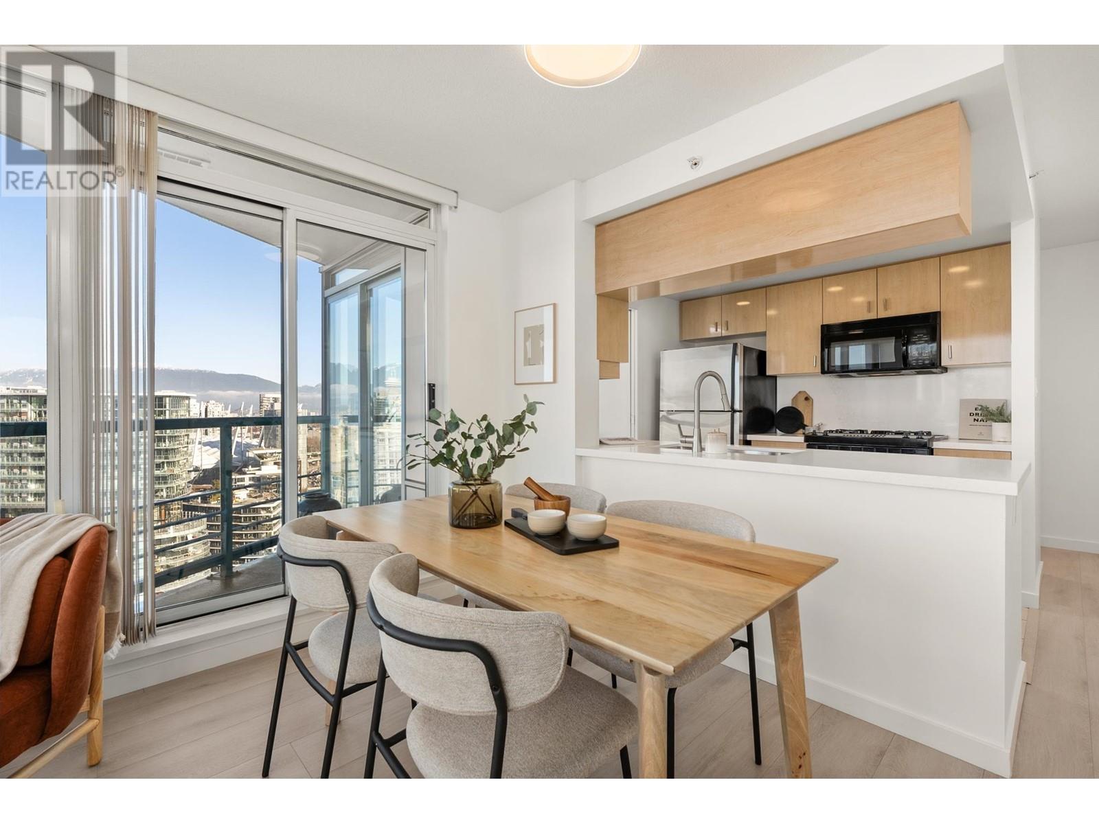 Listing Picture 14 of 31 : 3601 1033 MARINASIDE CRESCENT, Vancouver / 溫哥華 - 魯藝地產 Yvonne Lu Group - MLS Medallion Club Member