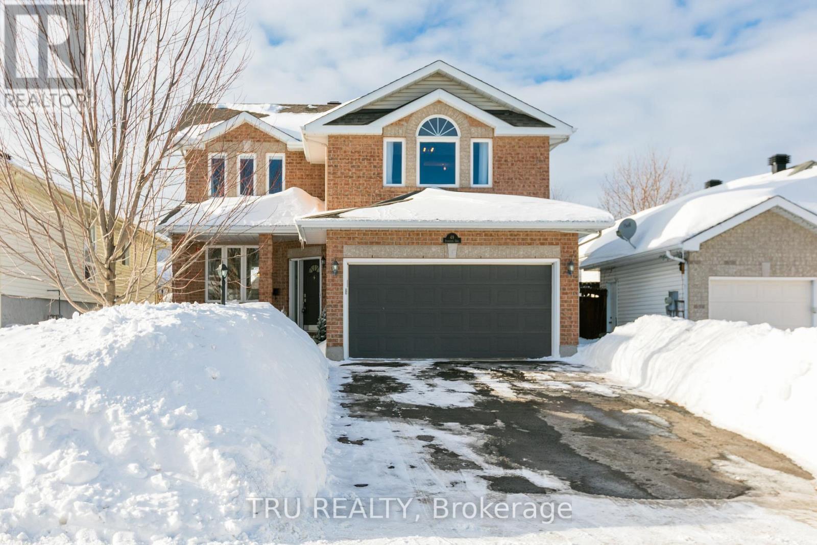 Property at 49 STONEPATH CRESCENT N image 1
